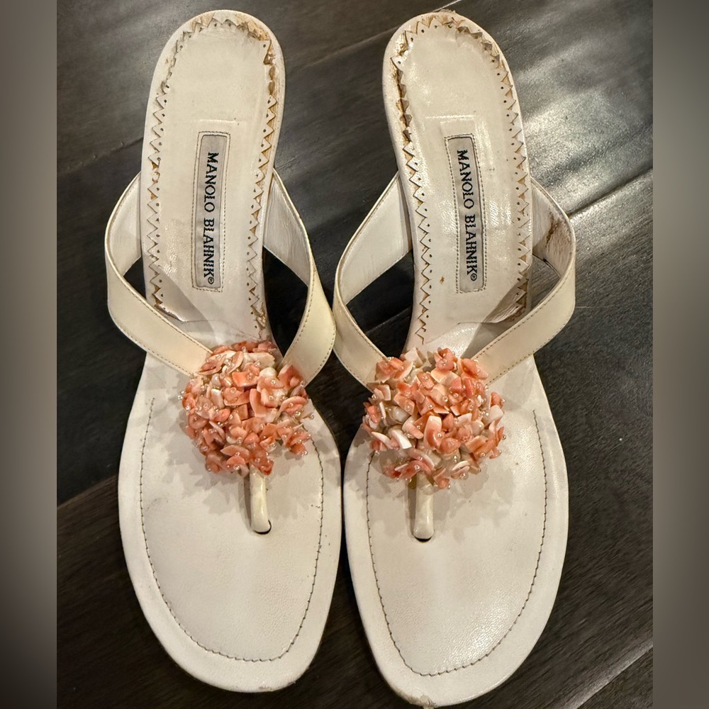 100% AUTHENTIC WHITE PINK SEASHELL SANDAL MANOLO BLAHNIK HEELS SIZE 42